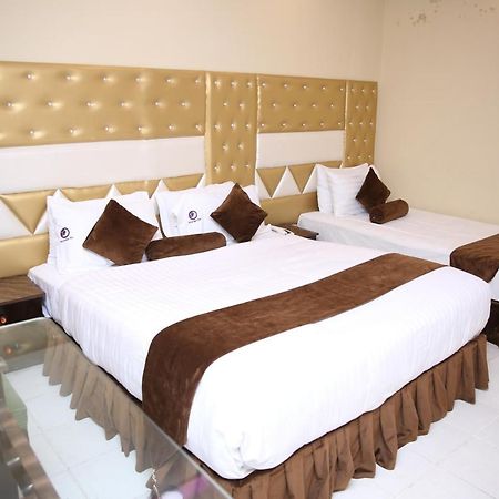 Premier Inn Davis Road Lahaur Zewnętrze zdjęcie