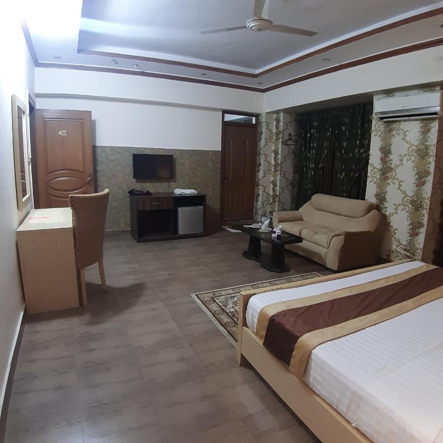 Premier Inn Davis Road Lahaur Zewnętrze zdjęcie