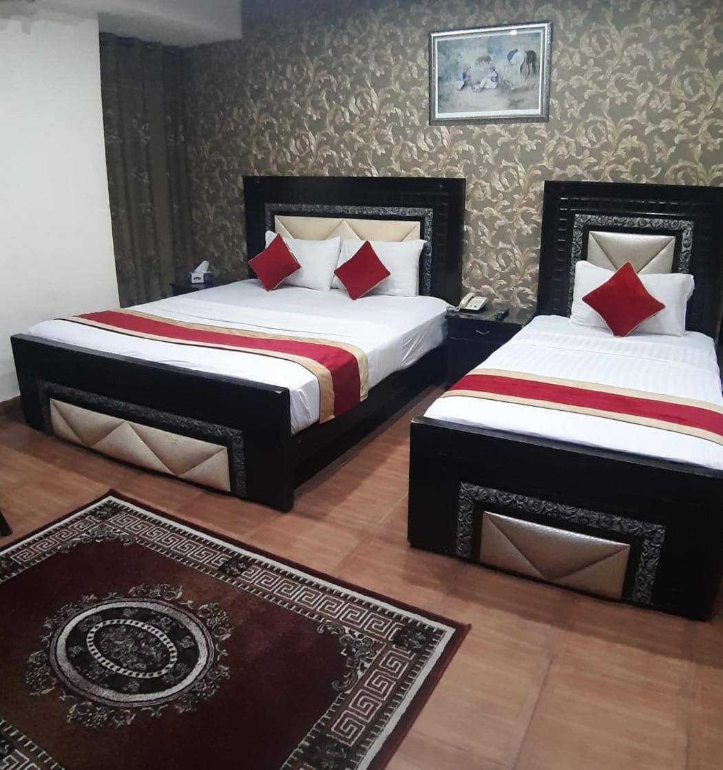 Premier Inn Davis Road Lahaur Zewnętrze zdjęcie