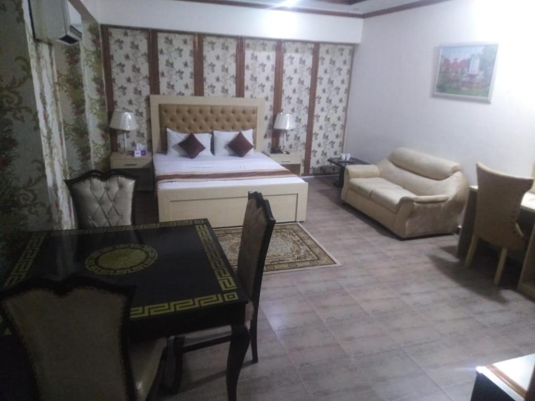Premier Inn Davis Road Lahaur Zewnętrze zdjęcie
