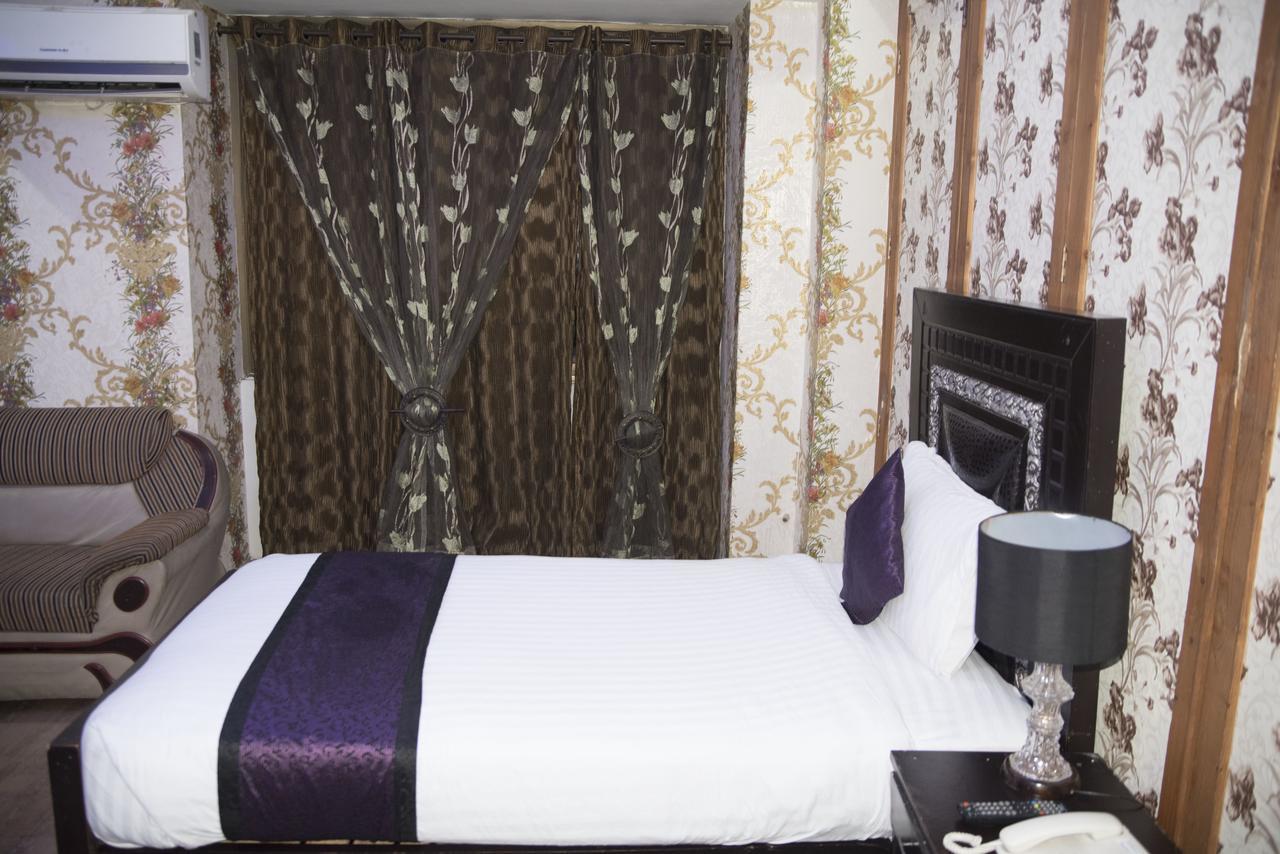 Premier Inn Davis Road Lahaur Zewnętrze zdjęcie