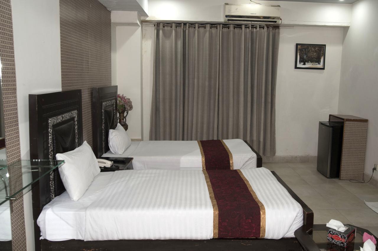 Premier Inn Davis Road Lahaur Zewnętrze zdjęcie