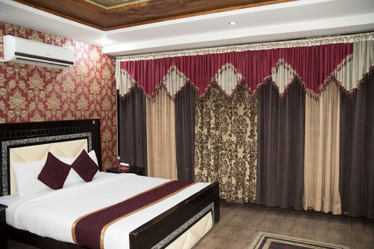 Premier Inn Davis Road Lahaur Zewnętrze zdjęcie