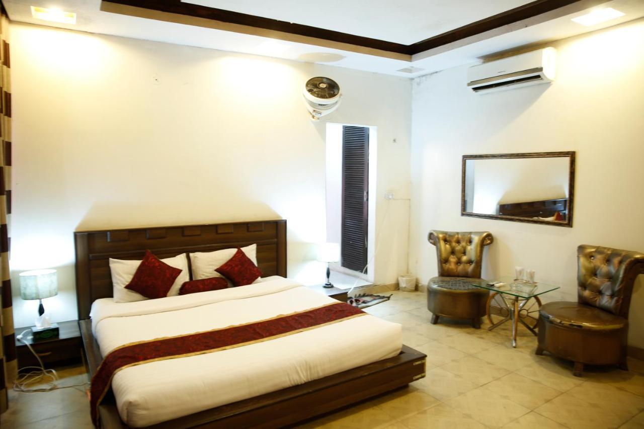 Premier Inn Davis Road Lahaur Zewnętrze zdjęcie