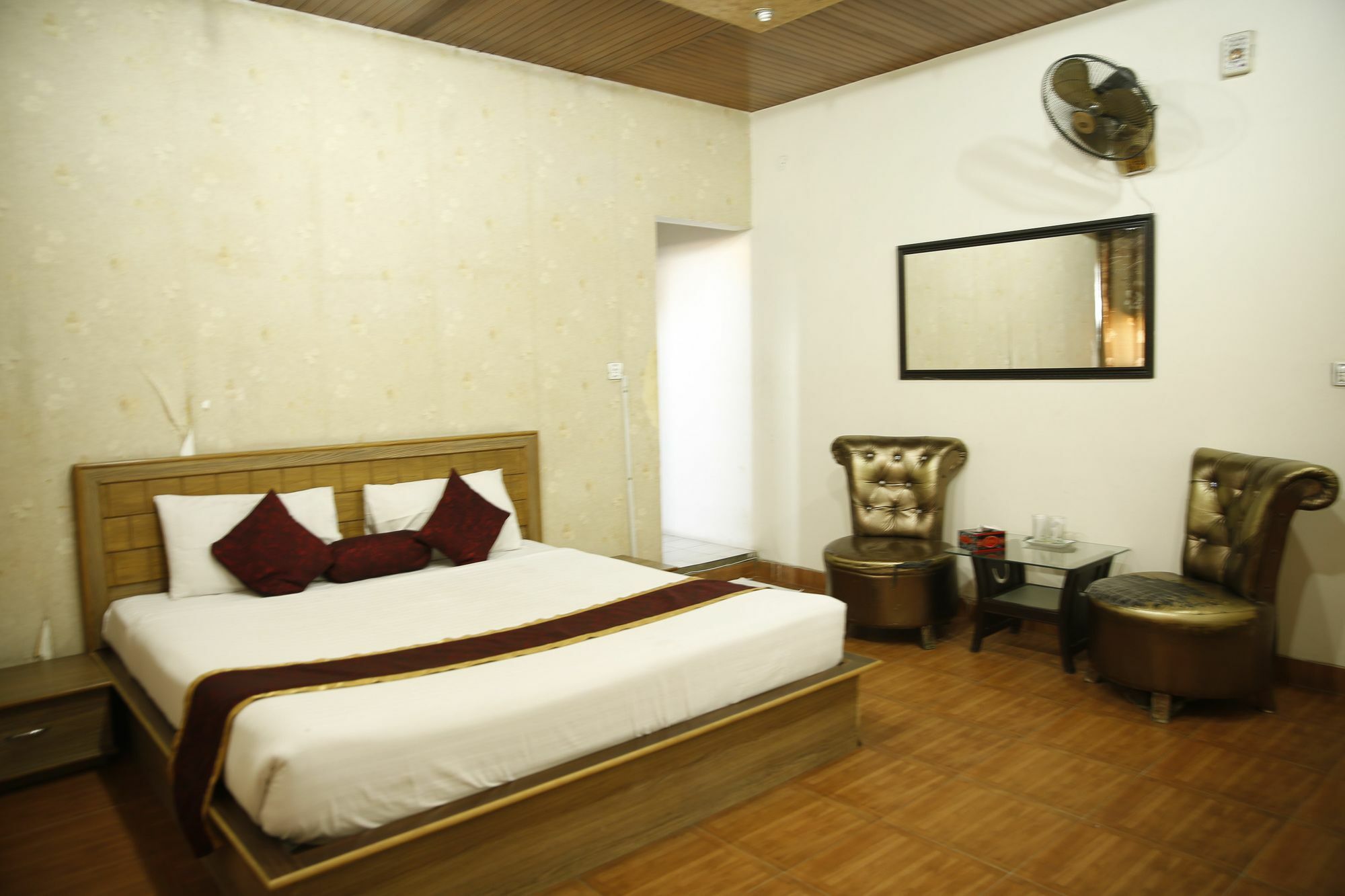 Premier Inn Davis Road Lahaur Zewnętrze zdjęcie